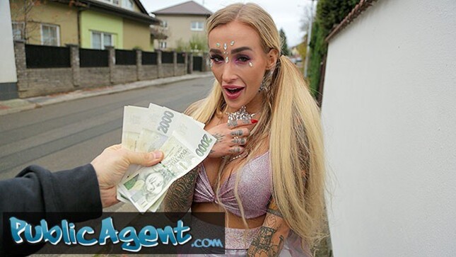 Blonde Street Girl Gefickt Für Geld